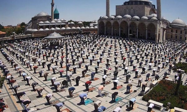 Cami cemaatine Kovid-19 ile mücadelede 'Rehavete kapılmayalım' uyarısı