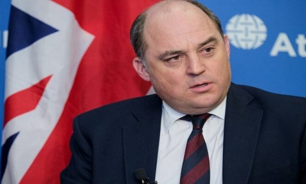 İngiltere Savunma Bakanının İran karşıtı bir duruşu