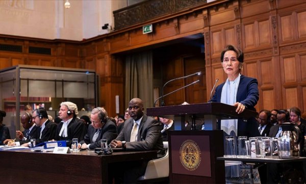Myanmar'da ordunun yönetime el koymasıyla devrilen Suu Çii kimdir?