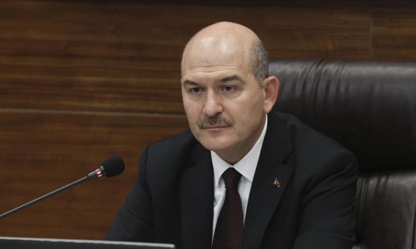 'Twitter eline geçirdiği iletişim tekeliyle ülkelerin kimyasını bozmaya çalışmaktadır'