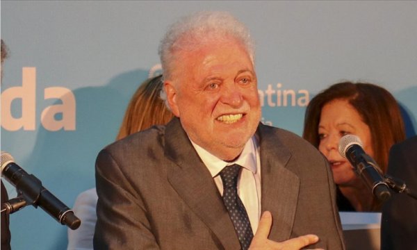 Arjantin Sağlık Bakanı bazı kişilere kayıt dışı Kovid-19 aşısı yaptırdığı için istifa etti