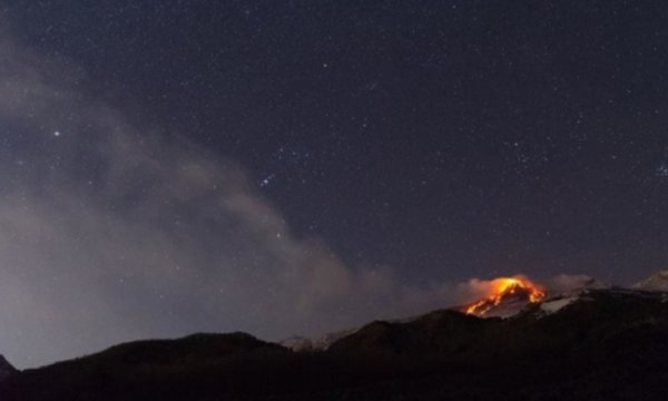 İtalya'da Etna Yanardağı lav püskütttü, acil durum ilan edildi