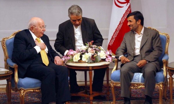 Merhum Erbakan Hoca'nın İran'da yaptığı tarihi konuşma ve verdiği mesajlar