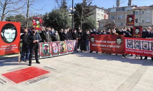 Metin Yüksel, ölümünün 42. yılında Fatih Camisi avlusunda anıldı