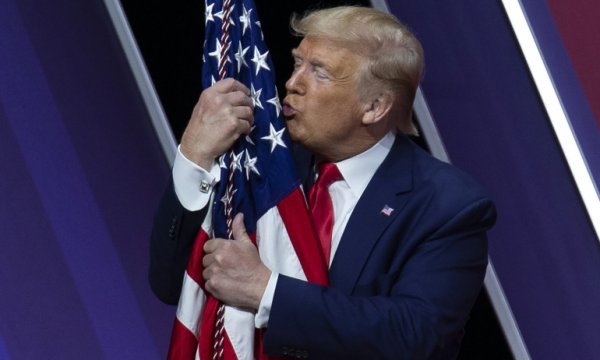 Trump'tan dev vurgun! Başkanlık süresince 1,6 milyar dolar kazandı