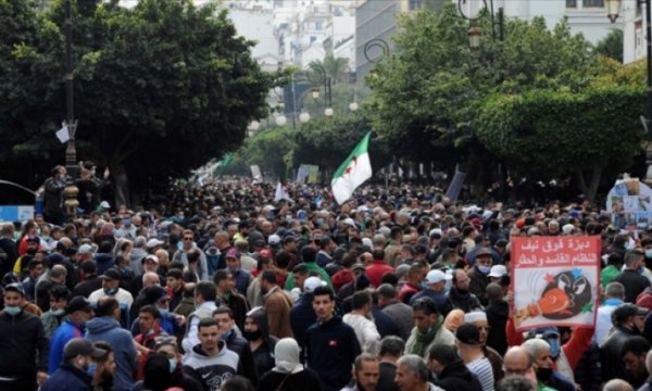 Cezayir'de Hirak gösterileri ve siyasi kriz