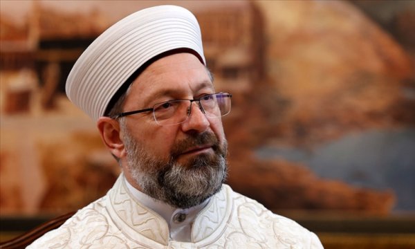Diyanet İşleri Başkanı Erbaş Kovid-19 tedavisi için hastaneye kaldırıldı