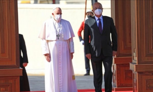 Irak’taki temaslarını bitiren Papa ülkesine döndü