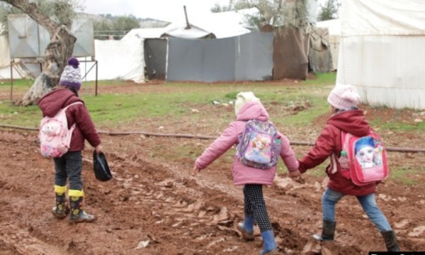 Suriye'ye dayatılan savaş, "çocukların yüzde 90’ını insani yardıma muhtaç etti" 