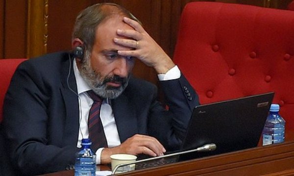 Ermenistan'da Nikol Paşinyan için sürgün teklifi