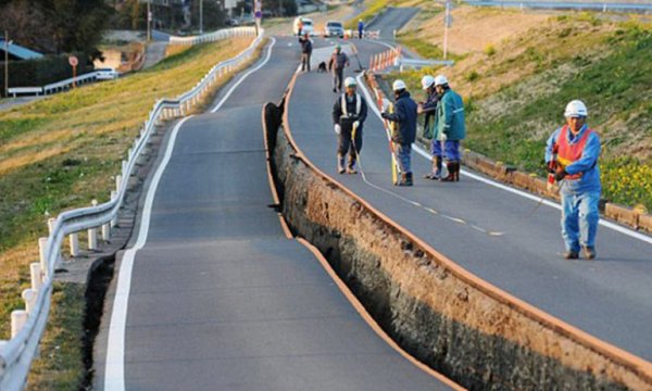 Japonya'da 7,2 büyüklüğünde deprem 