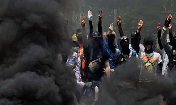 12 ülkenin savunma bakanları Myanmar güçlerinin göstericilere karşı "ölümcül güç kullanımını" kınadı