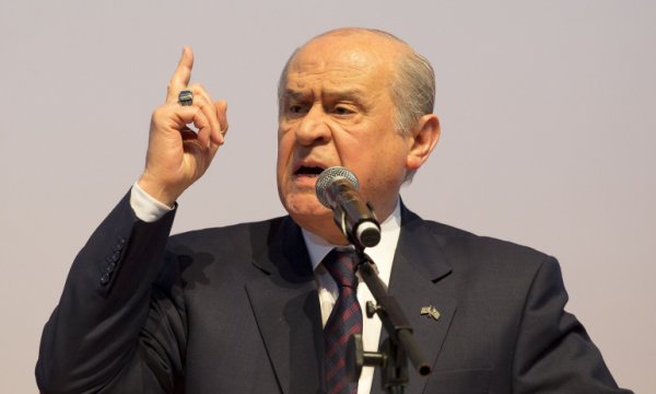 Bahçeli'nin hedefi AK Parti'yi kapattırmak mı?