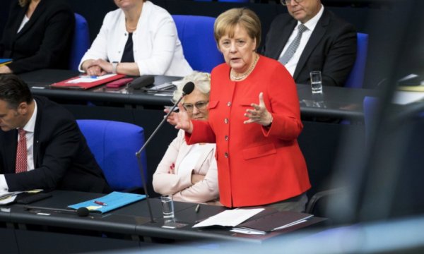Merkel'den Türkiye açıklaması: Konuşmamak çözüm değil