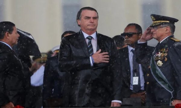 Brezilya'da Kara, Deniz ve Havva Kuvvetleri komutanları istifa etti