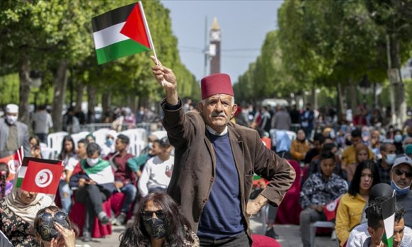 Tunuslular, Toprak Günü münasebetiyle Filistin'e destek gösterisi düzenledi