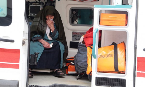 Yazıklar olsun! Pozitif çıkan Ulu nine sokakta kalınca...