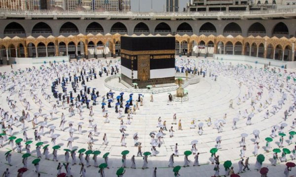 Mescid-i Haram ve Mescid-i Nebevi’de teravih namazları 10 rekat kılınacak