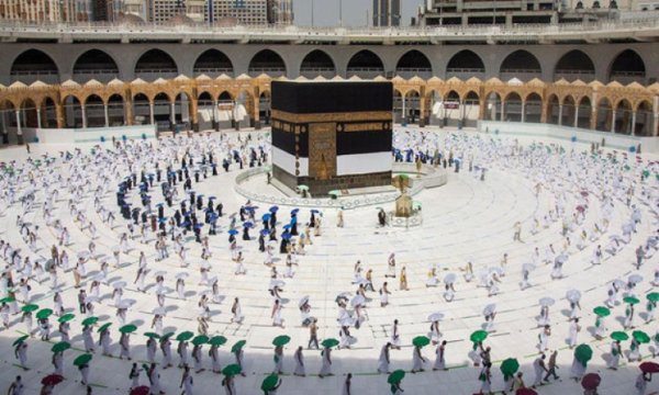 Türkiye'den bu yıl Hacca 18-60 yaş arası olanlar gidebilecek