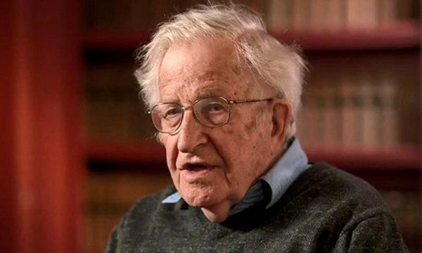 Chomsky: Türkiye'de boğucu hakimiyet genişliyor