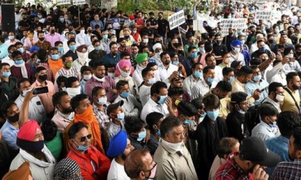 Hindistan'da vaka sayısı 20 milyona yaklaştı