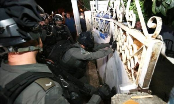 Irkçı İsrail polisinden zorbalık