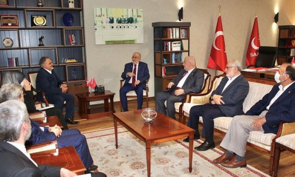 Karamollaoğlu, Farazmand ile iftar yemeğinde bir araya geldi