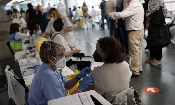 Dünya genelinde 1 milyar 670 milyon dozdan fazla Kovid-19 aşısı yapıldı
