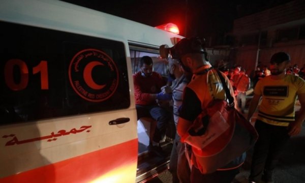 İsrail askerleri Filistin Kızılayını hedef aldı
