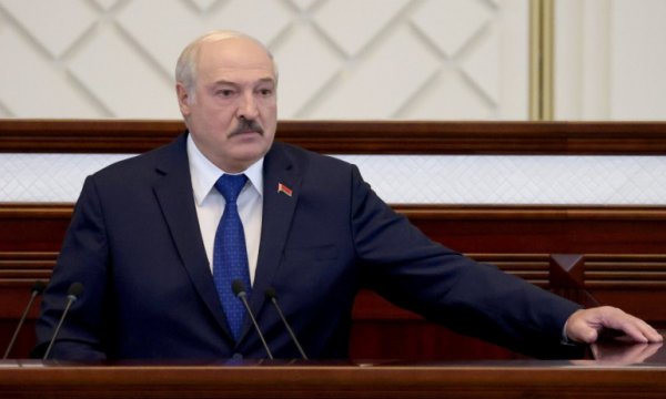 Lukaşenko: Minsk'e indirilen uçaktaki bomba ihbarı İsviçre’den geldi