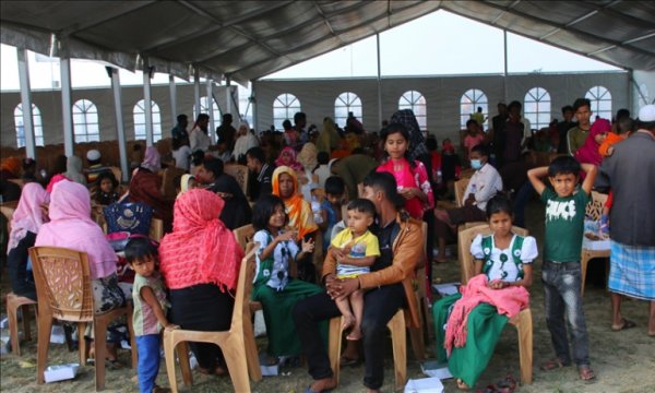 BM yetkilileri Bangladeş'te Arakanlı Müslümanların kaldığı adayı ziyaret ederek koşulları değerlendirdi