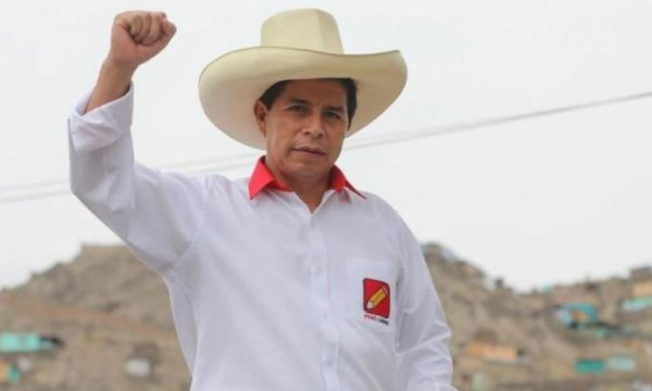 Peru’da devlet başkanlığı seçimlerini Pedro Castillo kazandı
