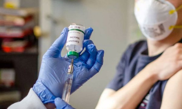 Dünya genelinde 2 milyar 450 milyon dozdan fazla Kovid-19 aşısı yapıldı