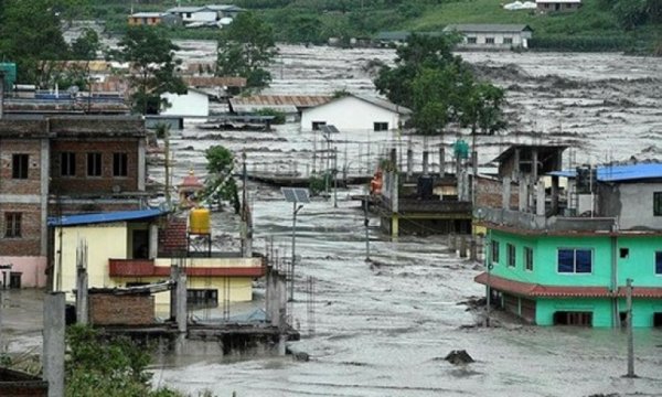 Nepal'de felaket: 7 ölü, 50 kayıp