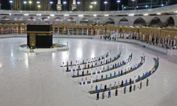 S. Arabistan onayladı: Kadınlar yanında erkek olmadan hacca gidebilecek