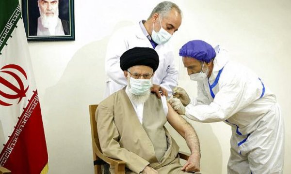 İslam inkılabı rehberinin İran aşısı yaptırması Türkiye medyasında geniş yankı yaptı