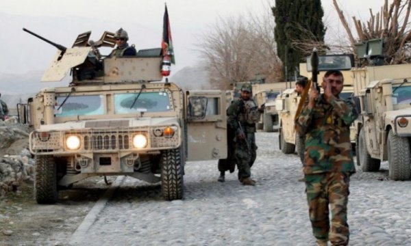 Taliban Afganistan’da iki ilçeyi ele geçirdi