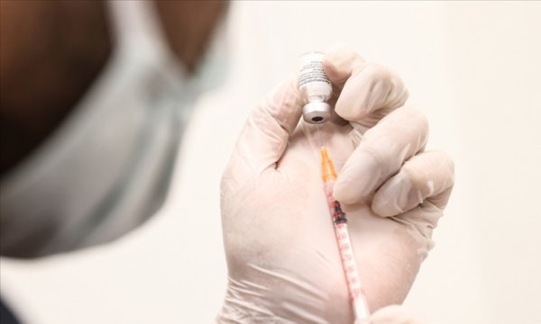 Türkiye'de Kovid-19 aşısının birinci dozu uygulanan kişi sayısı 30 milyonu aştı