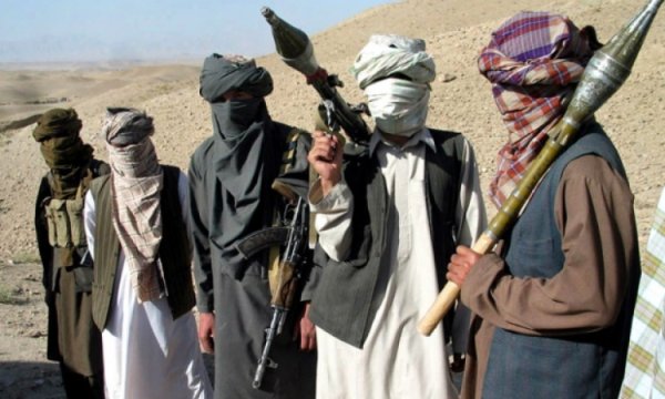 Taliban 6 İlçeyi daha ele geçirdi 