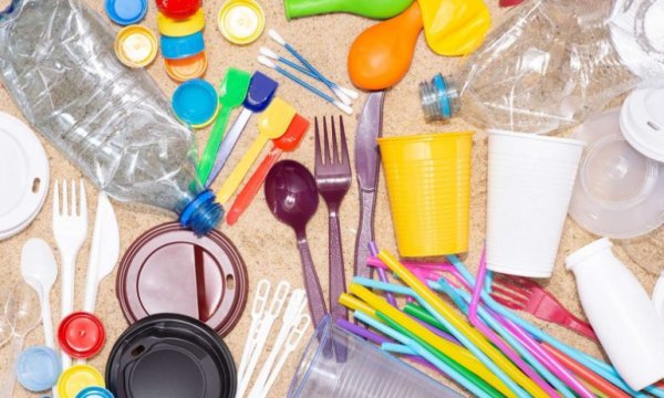 Avrupa Birliği'nden tek kullanımlık plastik ürünlerin kullanımına yasak