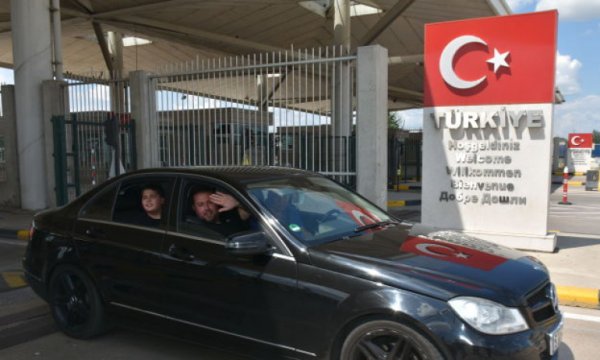 Yurt dışında yaşayan 400 bin Türkiyeli, Kapıkule'den ülkeye giriş yaptı