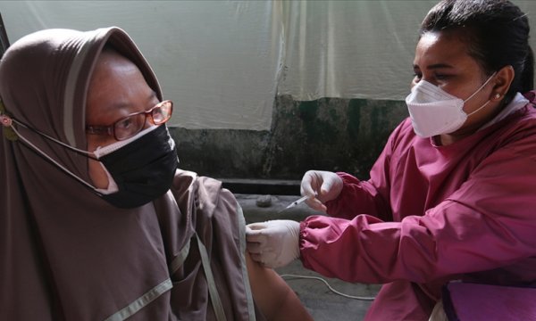 Dünya genelinde 3 milyar 540 milyon dozdan fazla Kovid-19 aşısı yapıldı