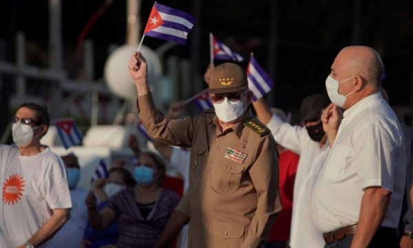 Küba'da Castro'nun katılımıyla ABD ambargosuna karşı miting