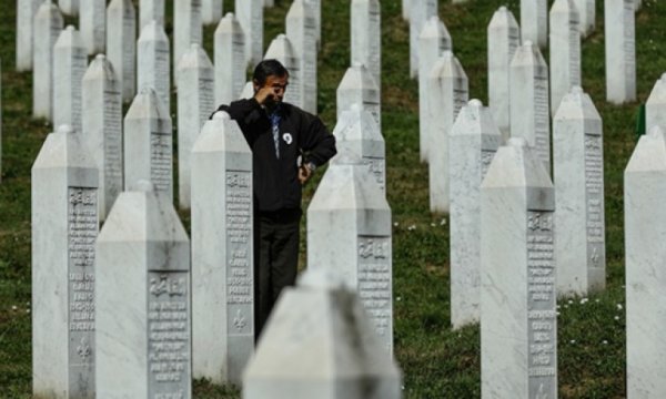 Potoçari'de bazı kurbanların mezarları açılıyor
