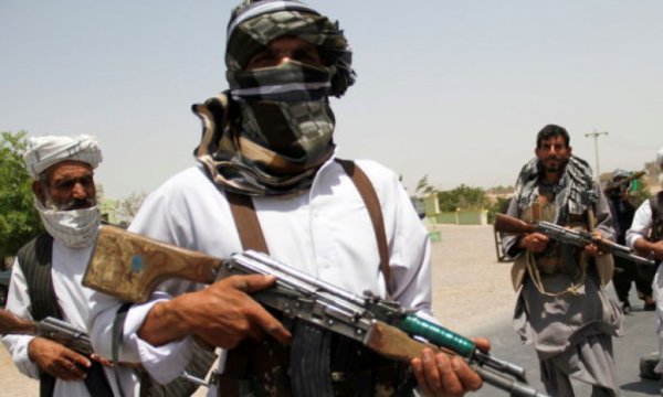 Taliban sınır bölgesini ele geçirdiğini söyledi, Afganistan hükümeti yalanladı