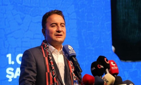 Babacan: Türkiye, Suriye'de sorunların bir parçası