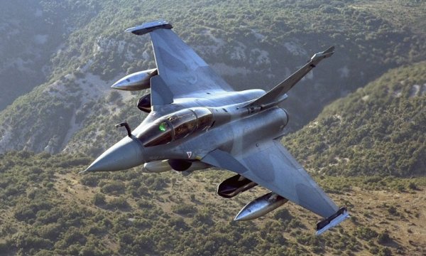 Fransız savaş uçağı Mali'de yere çakıldı