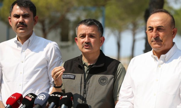 Bakan Pakdemirli yangınlarla ilgili son durumu paylaştı
