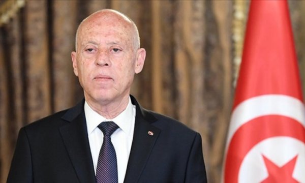 Tunus’ta darbe gibi cumhurbaşkanlığı kararı