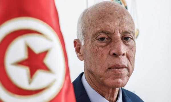 Tunus'ta görevden almalar devam ediyor